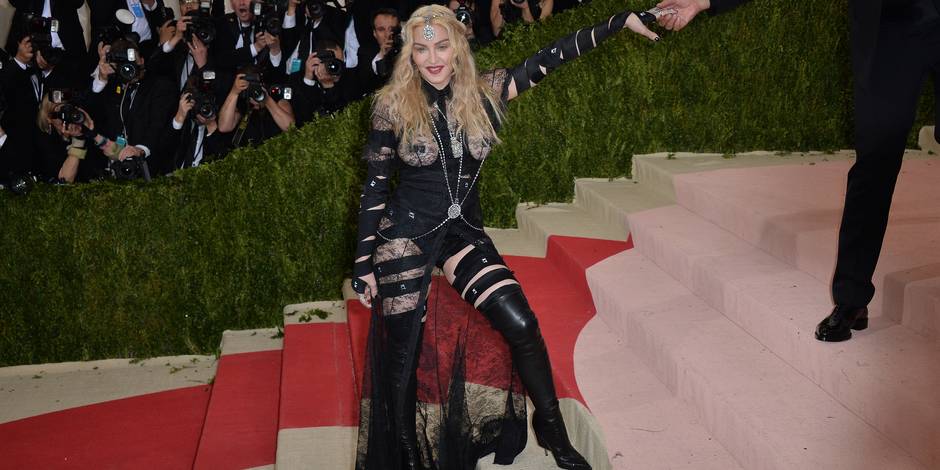 Madonna S Explique Longuement Sur Sa Tenue Fesses L Air Au Met Ball La Libre